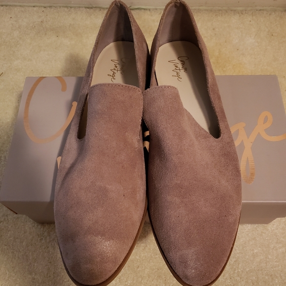 Shoes - Picture 3 of 5